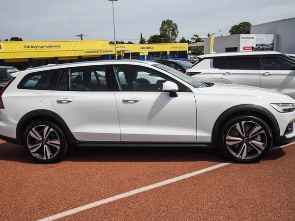 2021 Volvo V60 B5 AWD Automatic