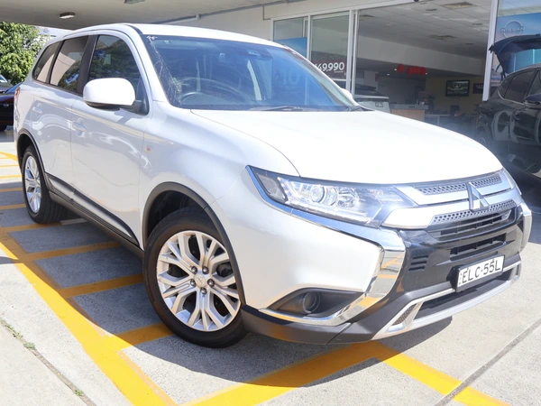 2020 Mitsubishi Outlander ES Automatic Diesel AWD