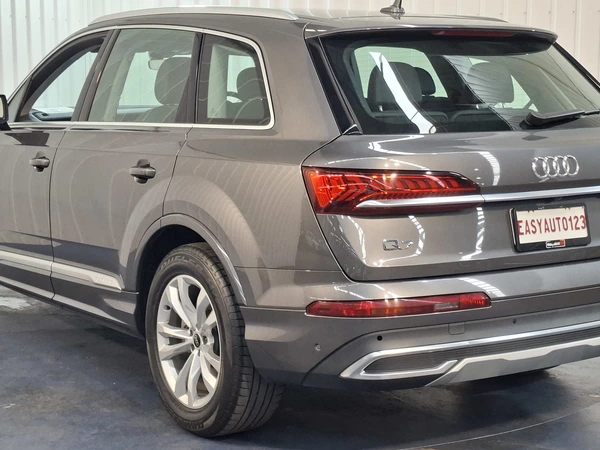 2023 Audi Q7 50 TDI quattro S line quattro Tiptronic 3.0L Diesel Engine
