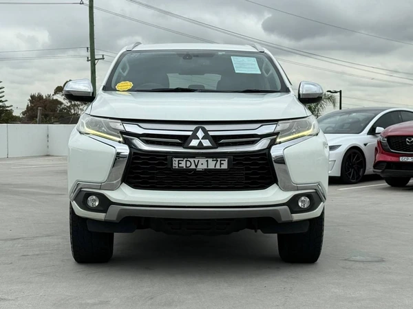 2016 Mitsubishi Pajero sport GLS 4WD Automatic Diesel