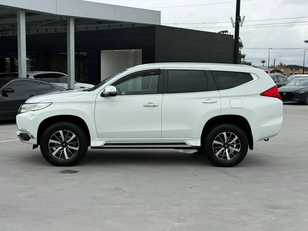 2016 Mitsubishi Pajero sport GLS 4WD Automatic Diesel