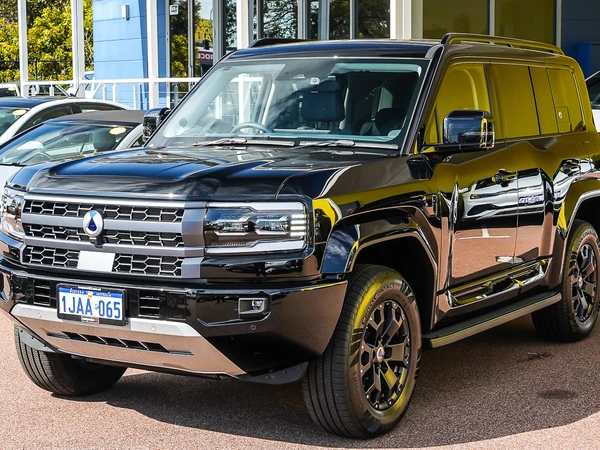 2025 Denza B5 Hybrid AWD CVT Automatic