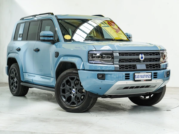 2025 Denza B5 Leopard Hybrid Automatic