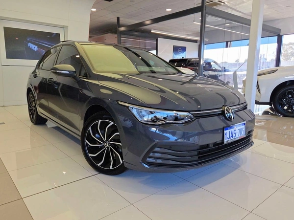 2023 Volkswagen Golf 110TSI Life Automatic FWD Panoramic Sunroof