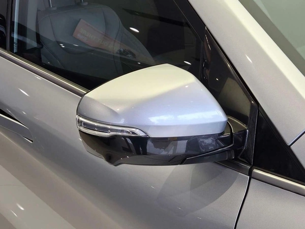 2024 Mahindra XUV700 AX7L Front Wheel Drive Automatic Petrol