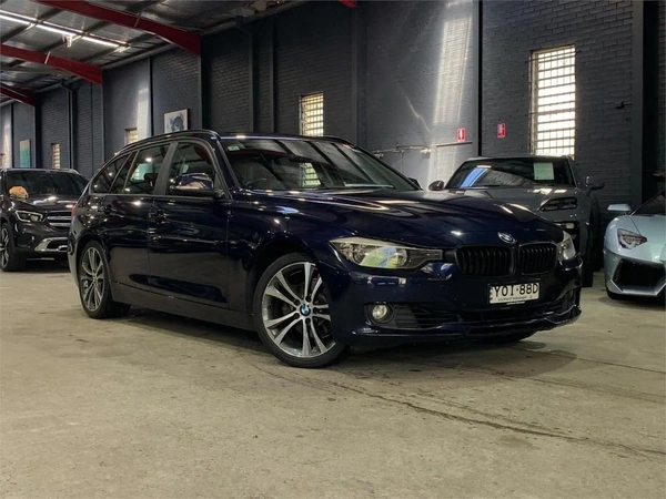 2013 BMW 320i Sports Automatic RWD Panoramic Sunroof