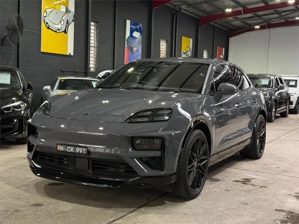 2025 Porsche Macan XAB Turbo 4WD Automatic Electric