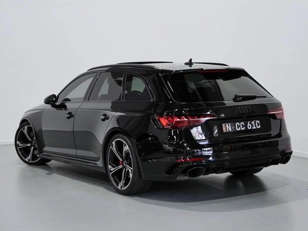 2020 Audi RS4 Panoramic Sunroof Heated Seats