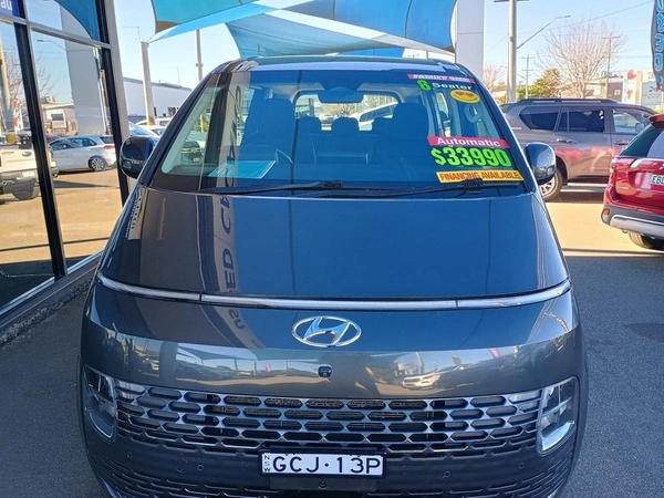 2022 Hyundai Staria Wagon 8 Seats Front Wheel Drive